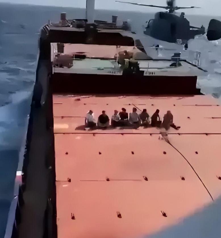俄羅斯向美軍艦開火，事件背景與SEO解讀，俄羅斯對美軍艦開火事件背景解析與SEO視角解讀