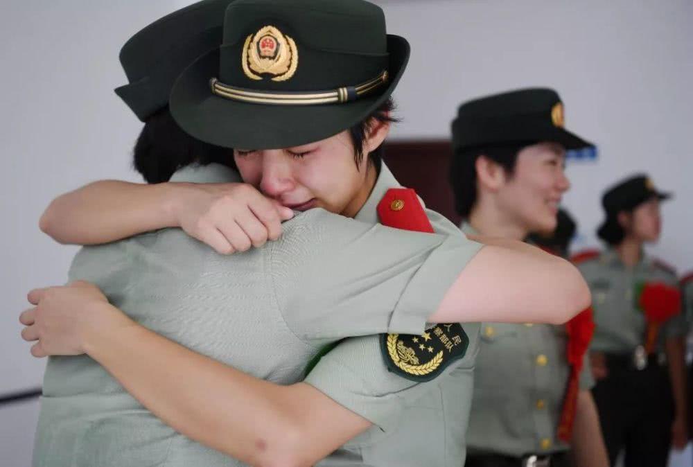關(guān)于21式各軍種八一臂章的探討，關(guān)于各軍種八一臂章的探討，深入解析21式臂章特點(diǎn)