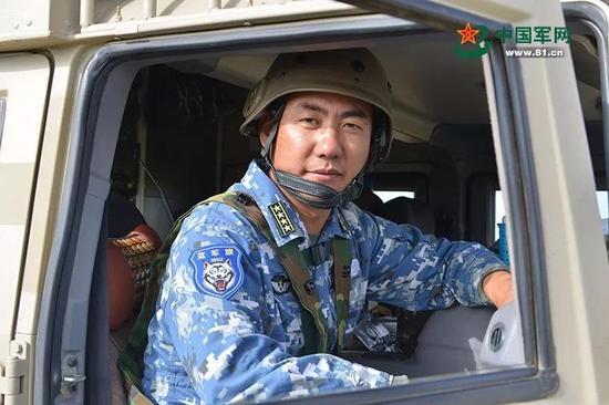 滿廣志現(xiàn)在是什么軍銜？深度解析其軍事生涯及成就，滿廣志的軍銜與軍事生涯，深度解析及成就概覽