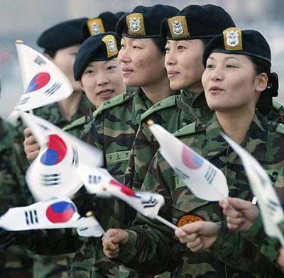 韓國閱兵女兵驚艷全場，風采展現(xiàn)與背后故事，韓國閱兵女兵風采驚艷，背后的故事與榮耀展現(xiàn)