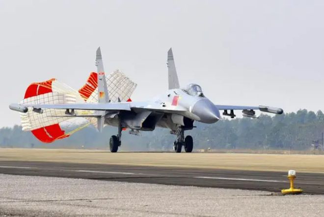 連云港軍用機場殲-11，揭秘軍事航空的神秘面紗，揭秘連云港軍用機場殲-11軍事航空的神秘面紗