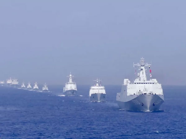 人民海軍成立70周年閱兵，輝煌成就與堅(jiān)定前行，人民海軍成立70周年閱兵，輝煌成就鑄就，堅(jiān)定前行展雄姿