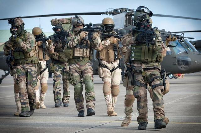 世界軍事強(qiáng)國(guó)前十排名2022，全球軍事力量概覽，全球軍事力量概覽，2022年世界軍事強(qiáng)國(guó)前十排名榜單