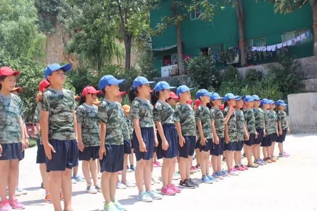 軍事夏令營視頻，體驗軍事訓(xùn)練，展現(xiàn)青少年風(fēng)采，軍事夏令營體驗之旅，青少年風(fēng)采展現(xiàn)與軍事訓(xùn)練紀(jì)實