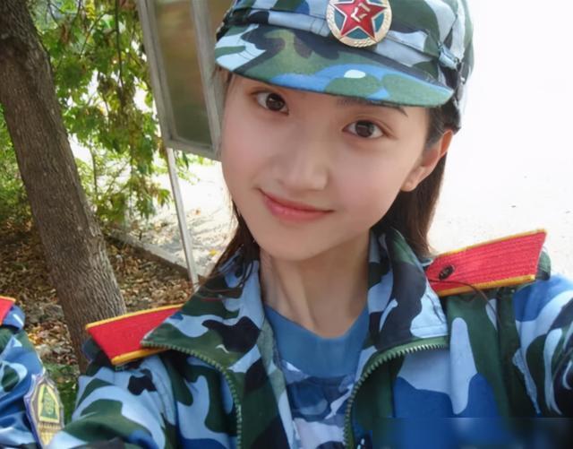 軍事直播間董嘉耀，一位軍事領(lǐng)域的佼佼者，董嘉耀，軍事領(lǐng)域的翹楚，深度解析軍事直播間